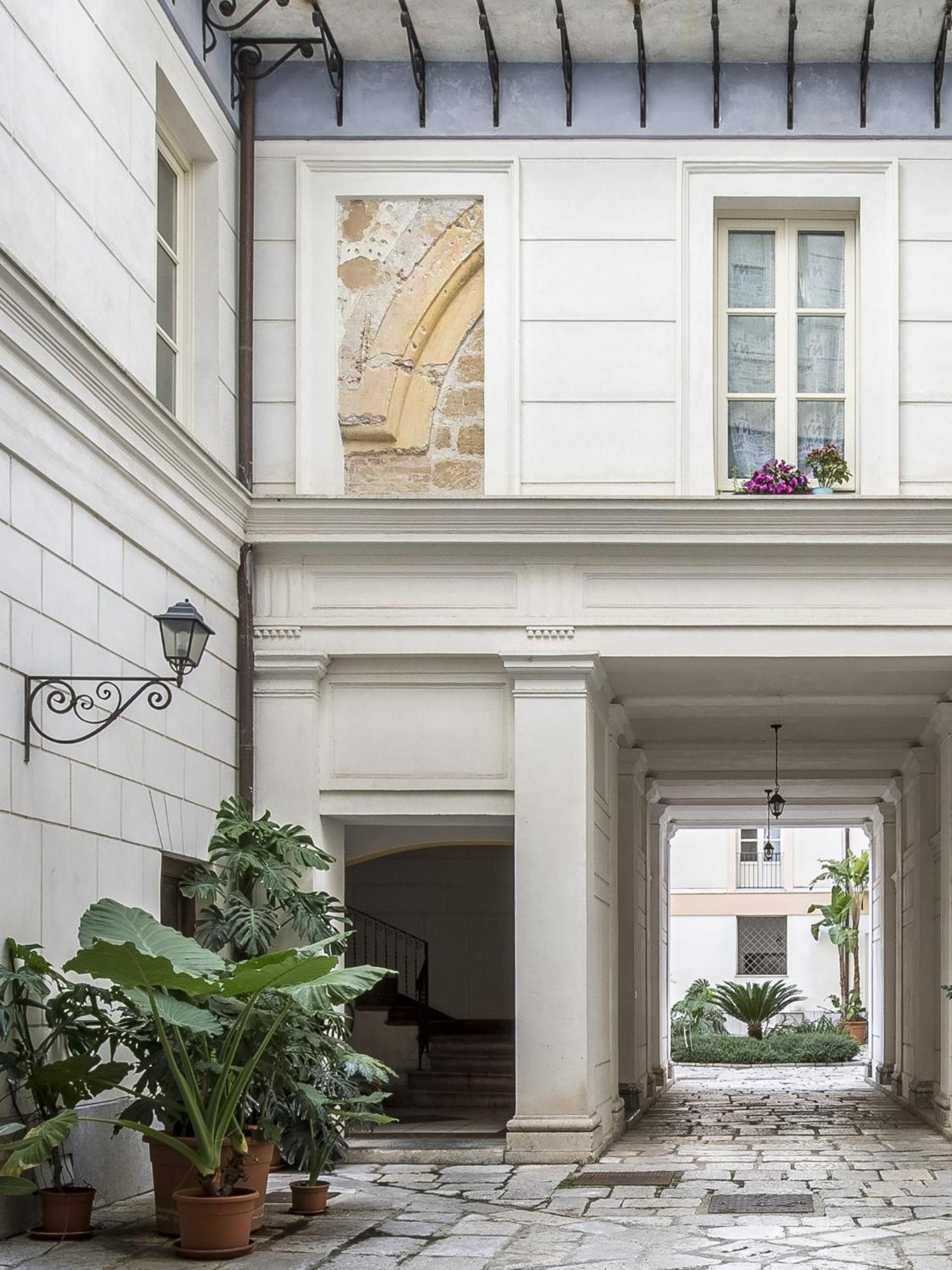 Palazzo Castrofilippo Apartment By Wonderful Italy Palermo Bagian luar foto