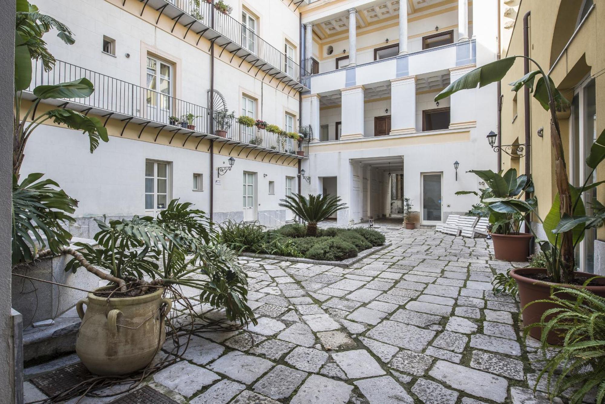 Palazzo Castrofilippo Apartment By Wonderful Italy Palermo Bagian luar foto