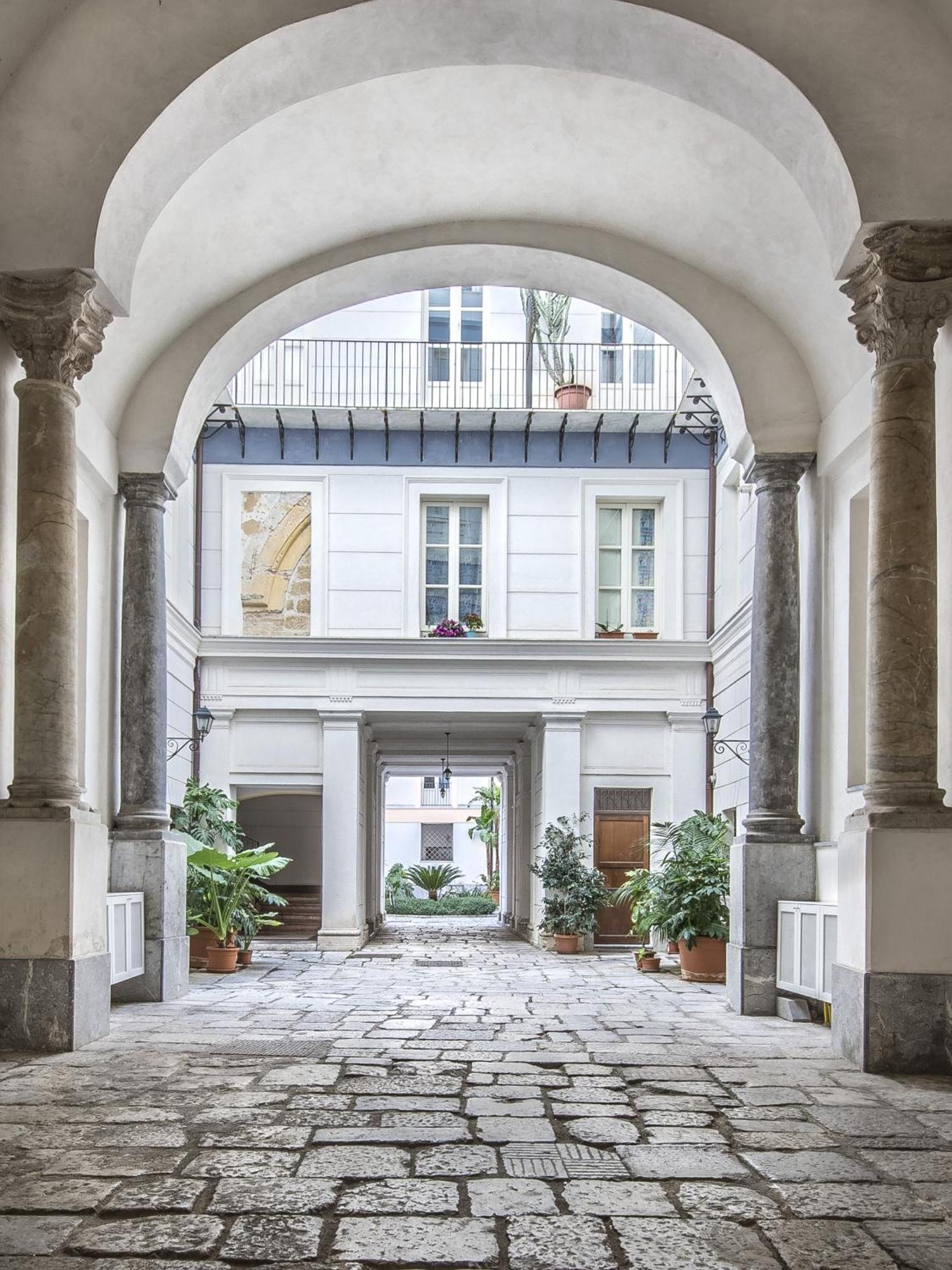 Palazzo Castrofilippo Apartment By Wonderful Italy Palermo Bagian luar foto